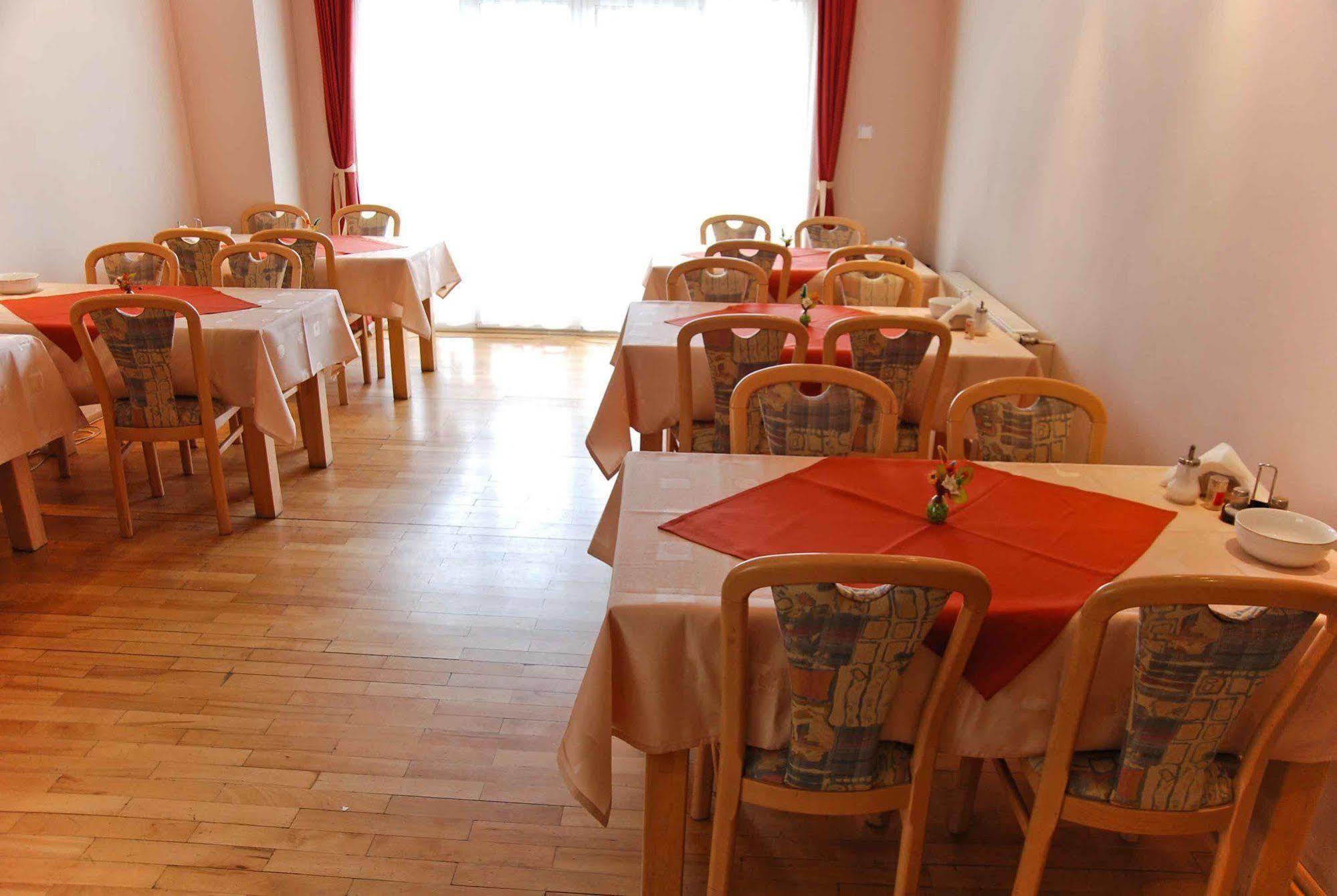 Pension Cluj Екстериор снимка